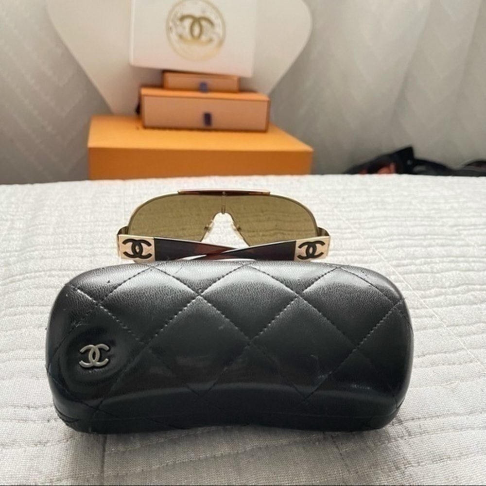 CHANEL Vintage THE 1999 Sunglasses - Picture 11 of 16